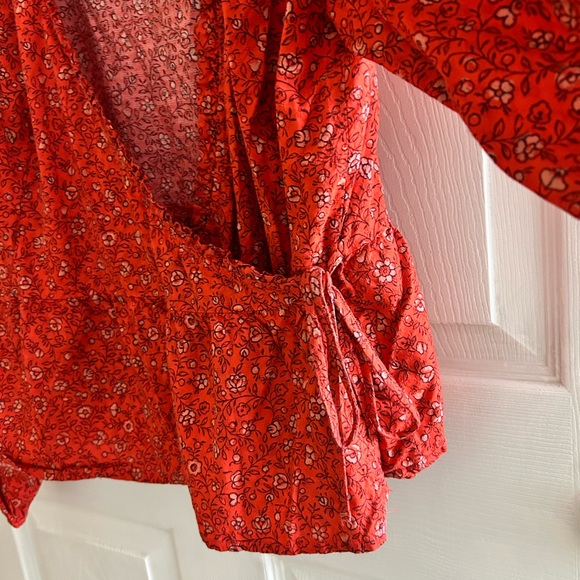 Universal Thread Red/Orange Floral Wrap shirt Size Large - Picture 4 of 8